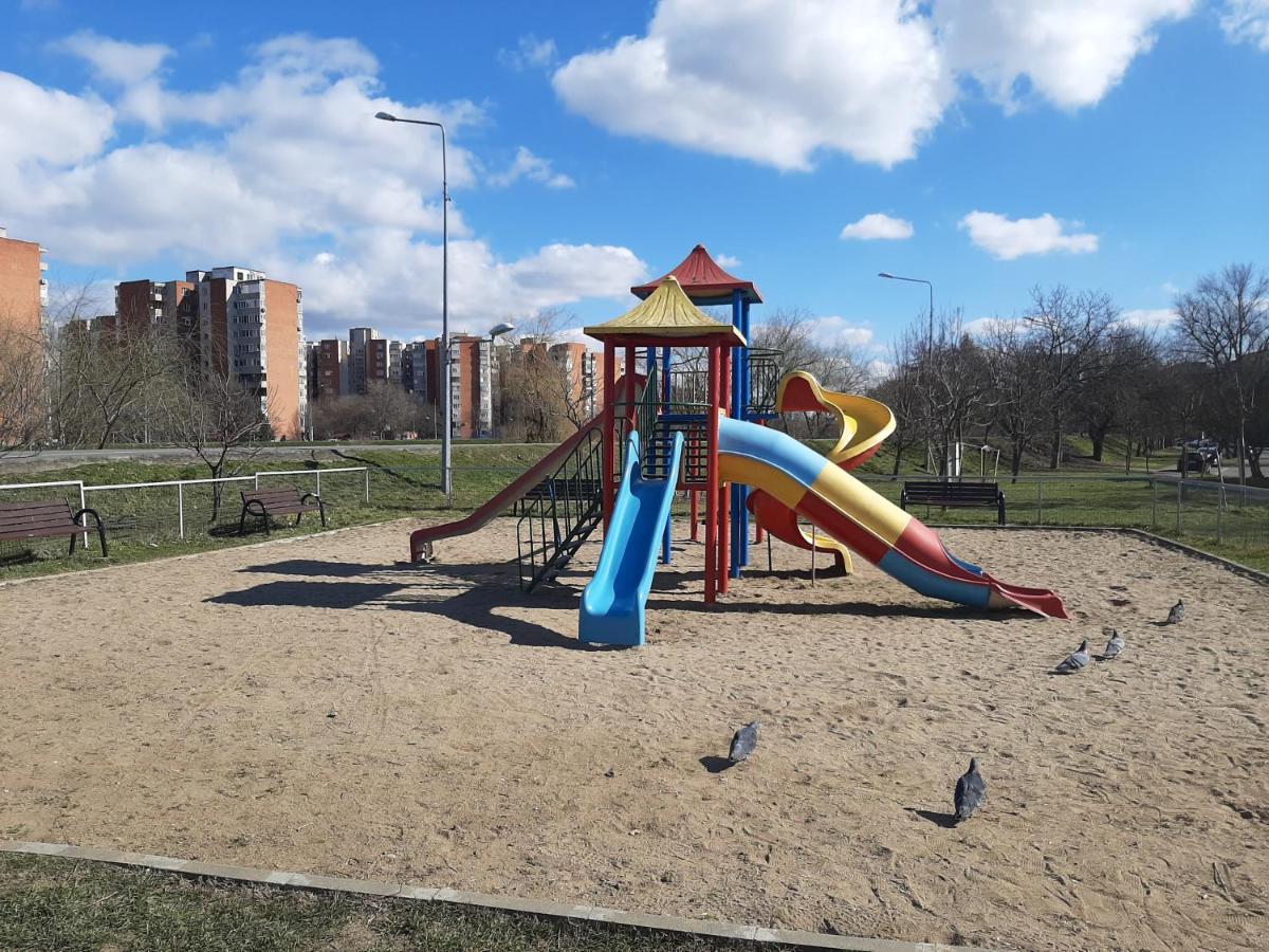 Hyggelig Appartement Oradea Buitenkant foto