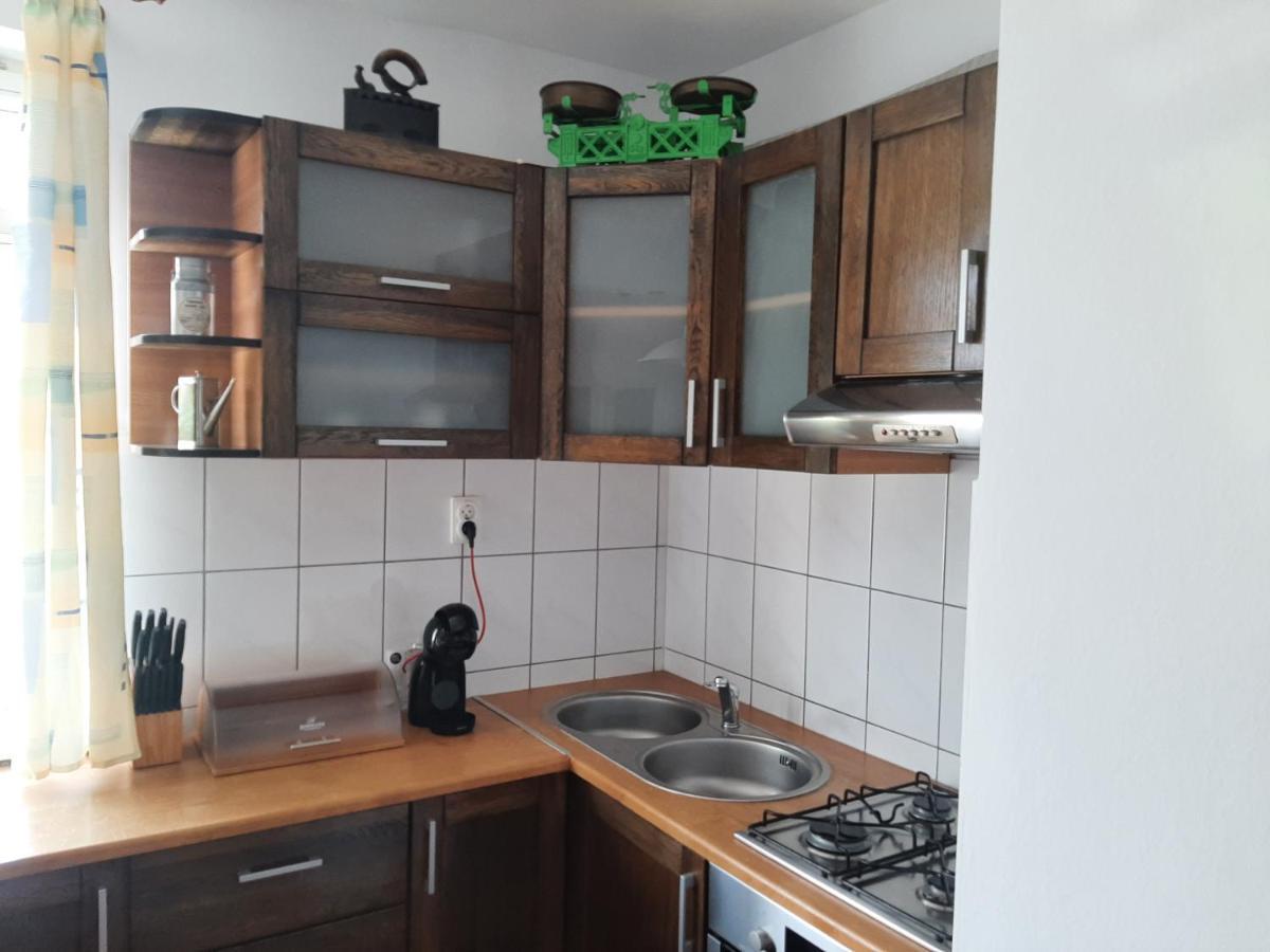 Hyggelig Appartement Oradea Buitenkant foto