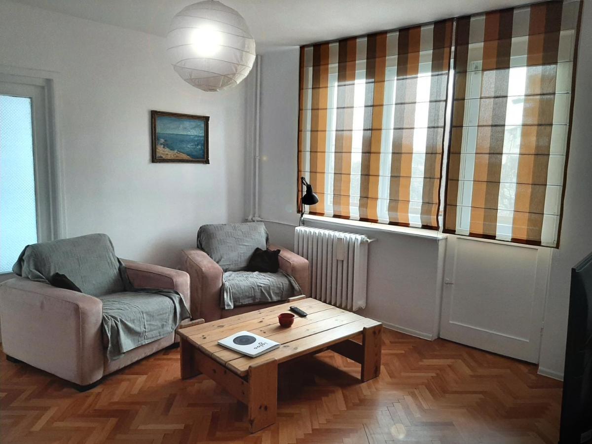 Hyggelig Appartement Oradea Buitenkant foto
